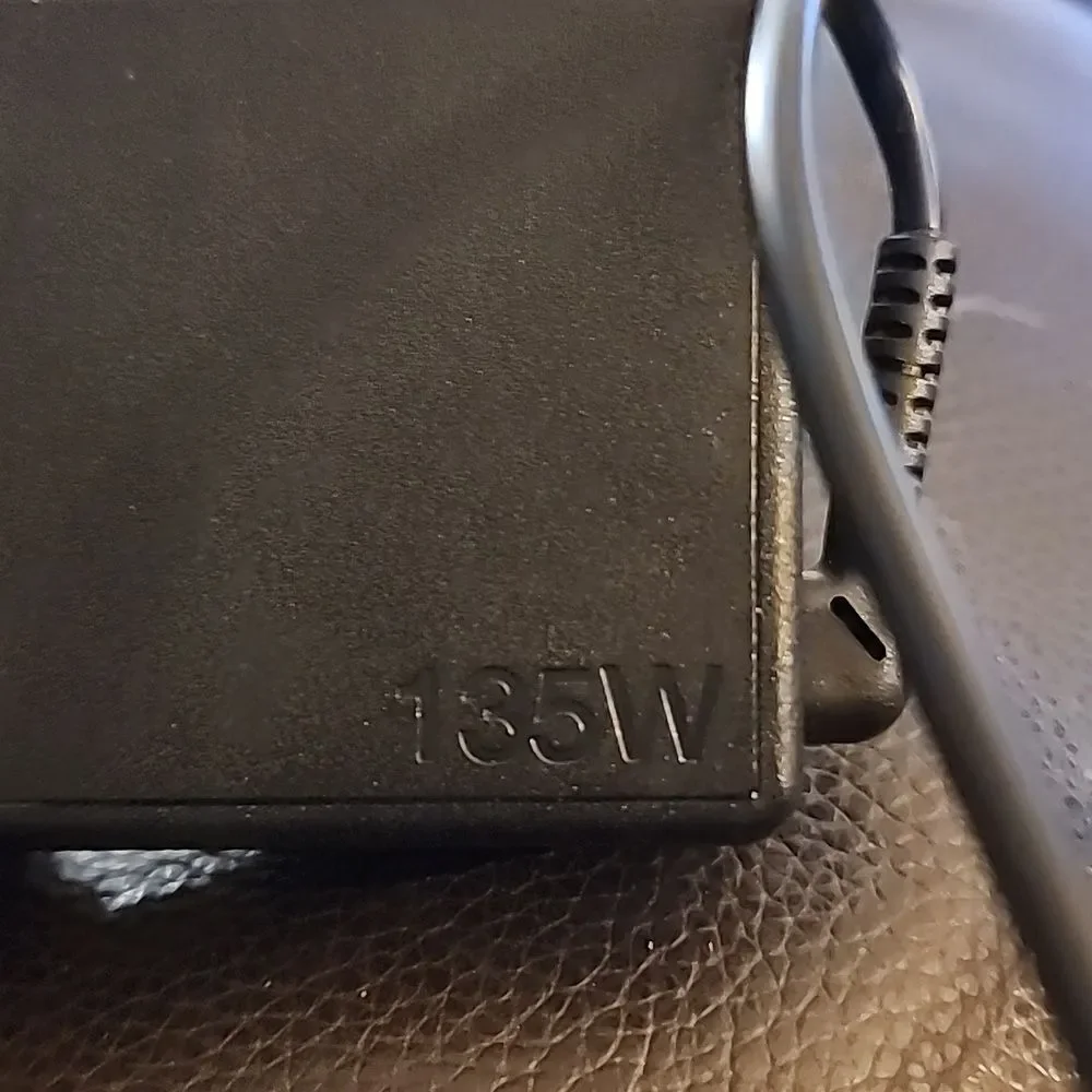 Lenovo AC adapter 135W